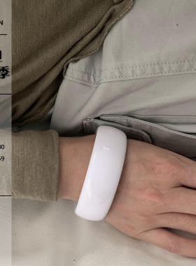 LONSLANACC法式简约百搭树脂