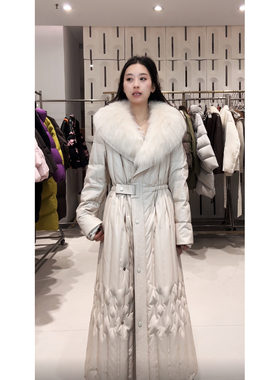 0110芬达62  号 bu退换价格 899  衣长115