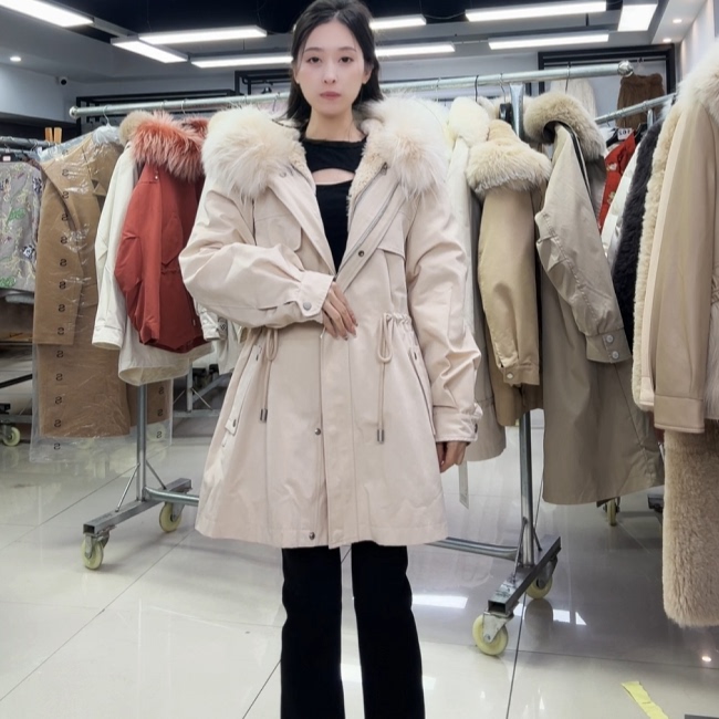 1202芬达  61号 bu退换价格 399 衣长