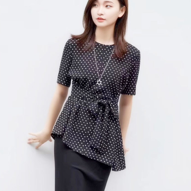 欧阿玛施旗舰店官网2020夏季新款不规则波点系带收腰短袖衬衫女