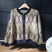 福利 HOU 2359韩版 2.5 重工提花高配高密圆领浣熊绒开衫