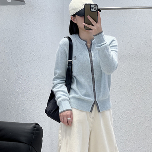 12.14 福利 BSYJ-24026韩版字母刺绣30羊绒浣熊绒开衫