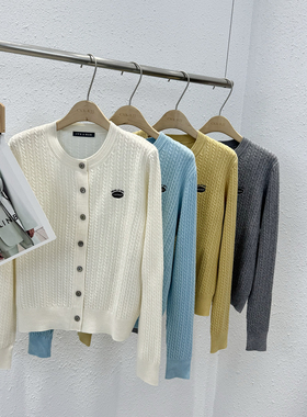 12.7 福利 CHUQ-35390韩版小标刺绣麻花圆领全羊毛开衫