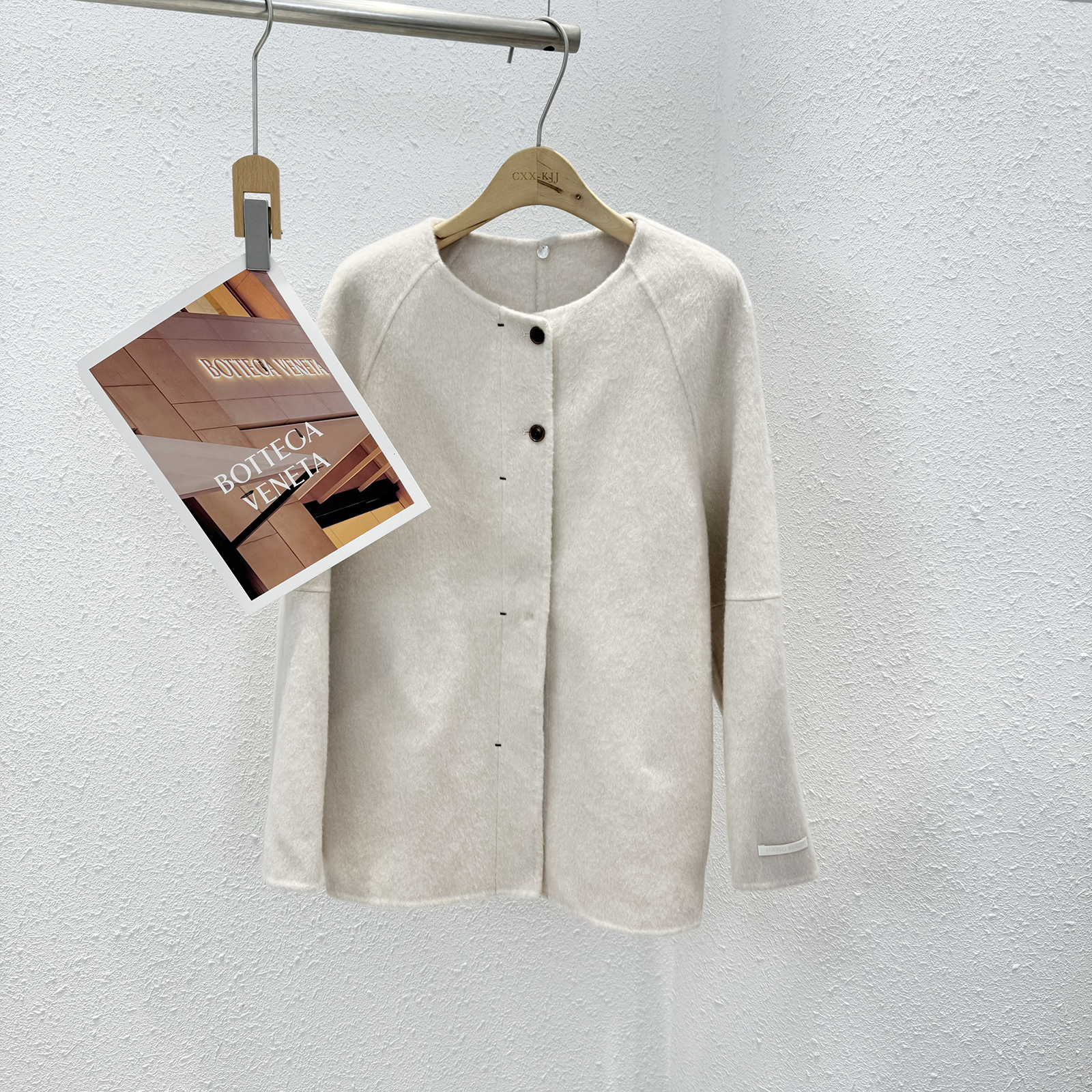 80澳毛圆领双面手工大衣