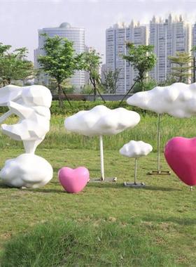 户外卡通玻璃钢抽像几何兔雕塑商场售楼部景观网红云朵摆件