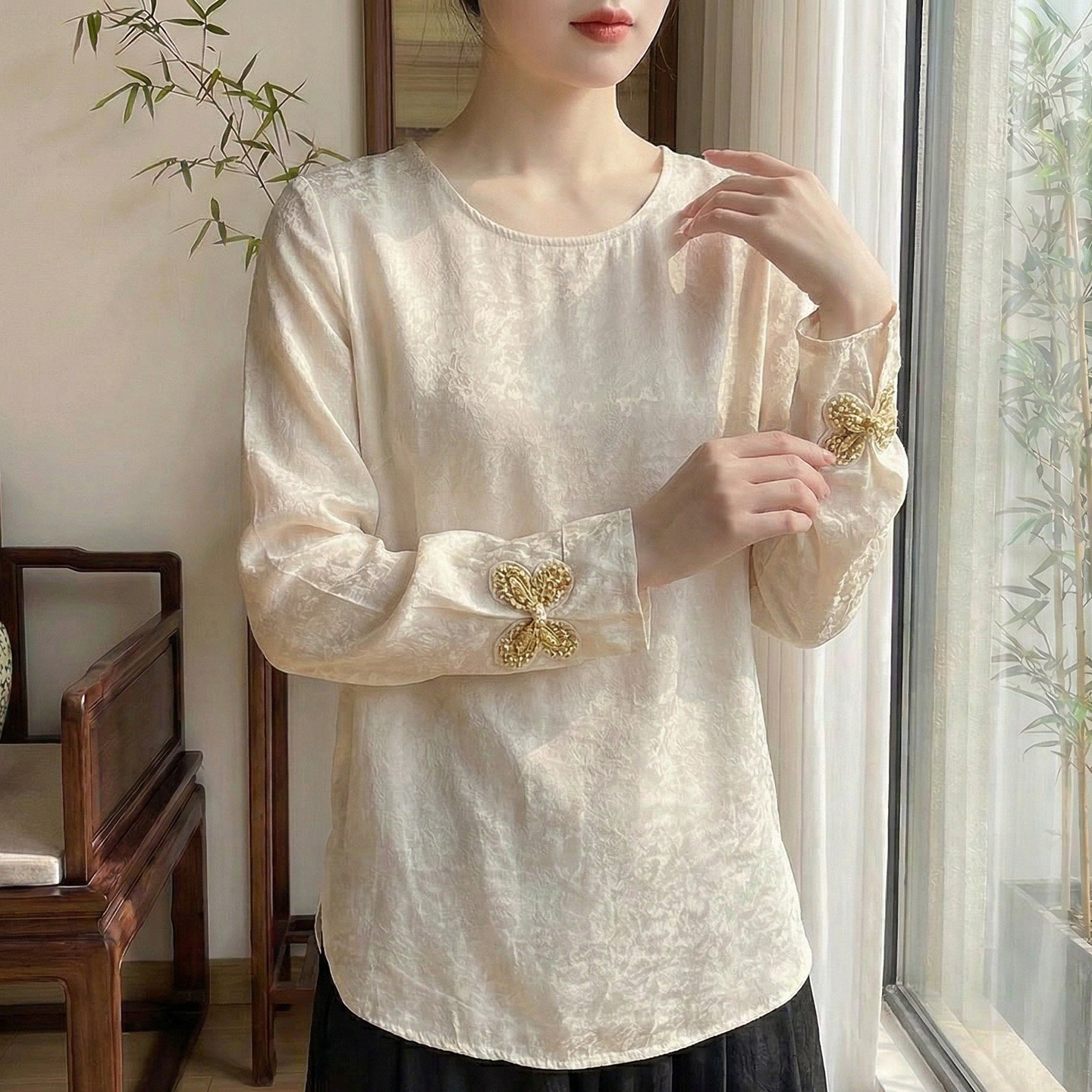 新中式真丝缎面绣花蝶真丝衬衫女