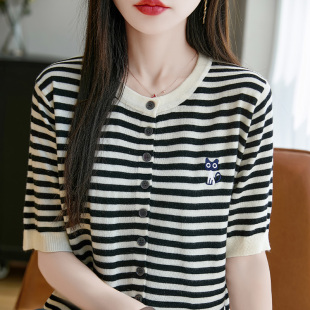 25年夏季 女猫咪刺绣撞色宽松学院风针织体恤 新款 圆领精纺羊毛短袖