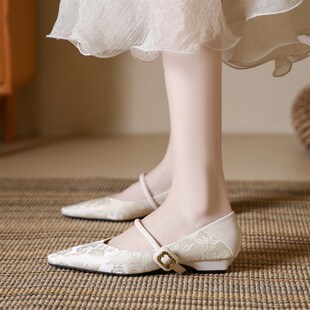 速发新中式国风复古玛丽珍鞋低跟浅口鞋配旗袍缎跟质花平面气提单