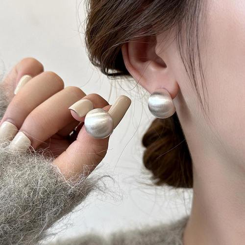 磨砂金属拉丝镂空圆球耳钉女新款