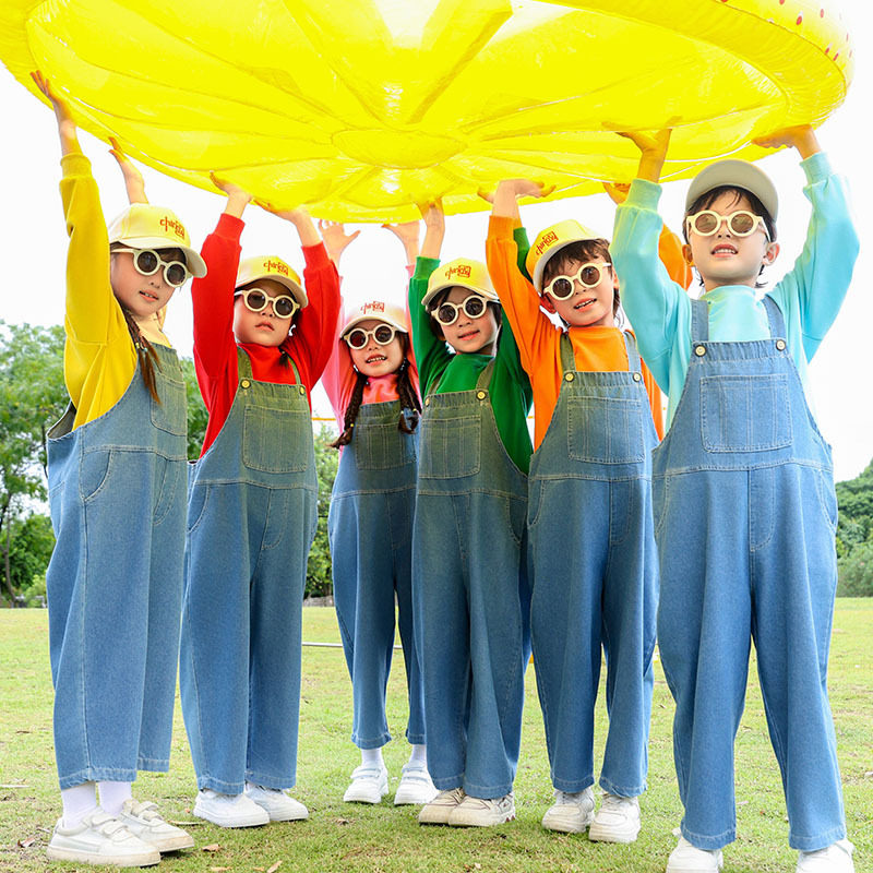 秋季儿童演出服牛仔背带裤糖果色卫衣幼儿园运动会学生表演合唱