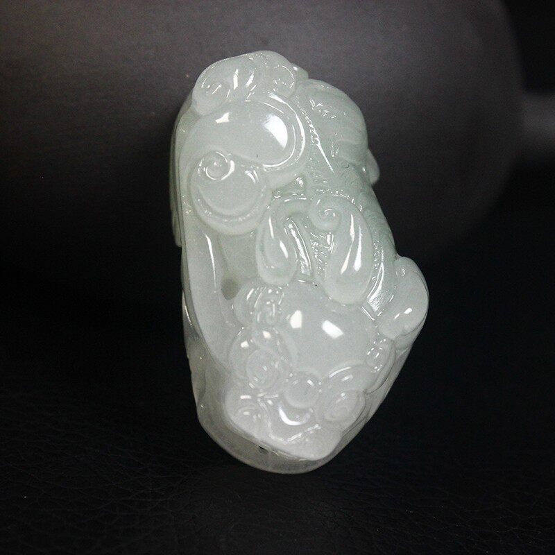 正品桂林鸡血玉贵妃料貔貅吊坠挂件玉坠冰种飘花纯天然A货带证书