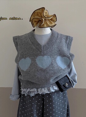 大小卷25秋冬女童爱心灰色针织马甲新款韩版V领洋气毛衣上衣背心