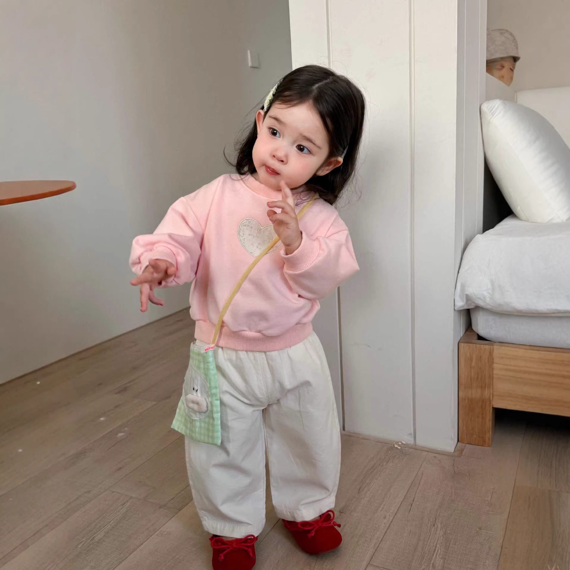 宝宝春款服装2026新款韩版童装儿童春季衣服春款女童卫衣卫裤套装