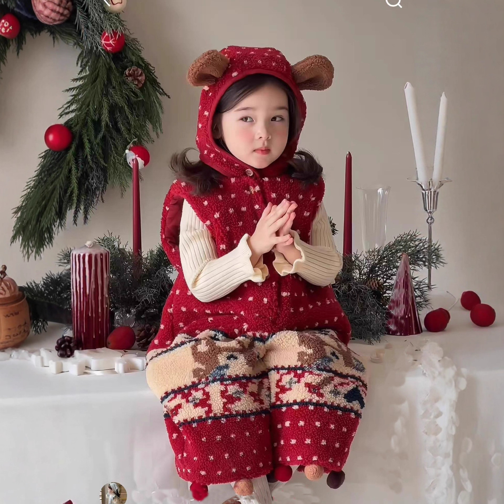 女童套装圣诞服饰2025女童加厚羊羔毛球球帽子背带裤冬儿童毛衣潮