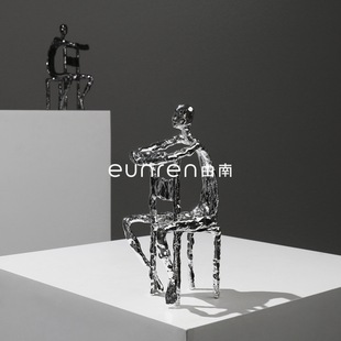 饰品家居客厅金属抽象人物创意工艺品摆件 现代样板房间售楼处软装