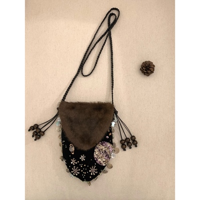 方一维 星光系列毛绒钉珠斜挎包