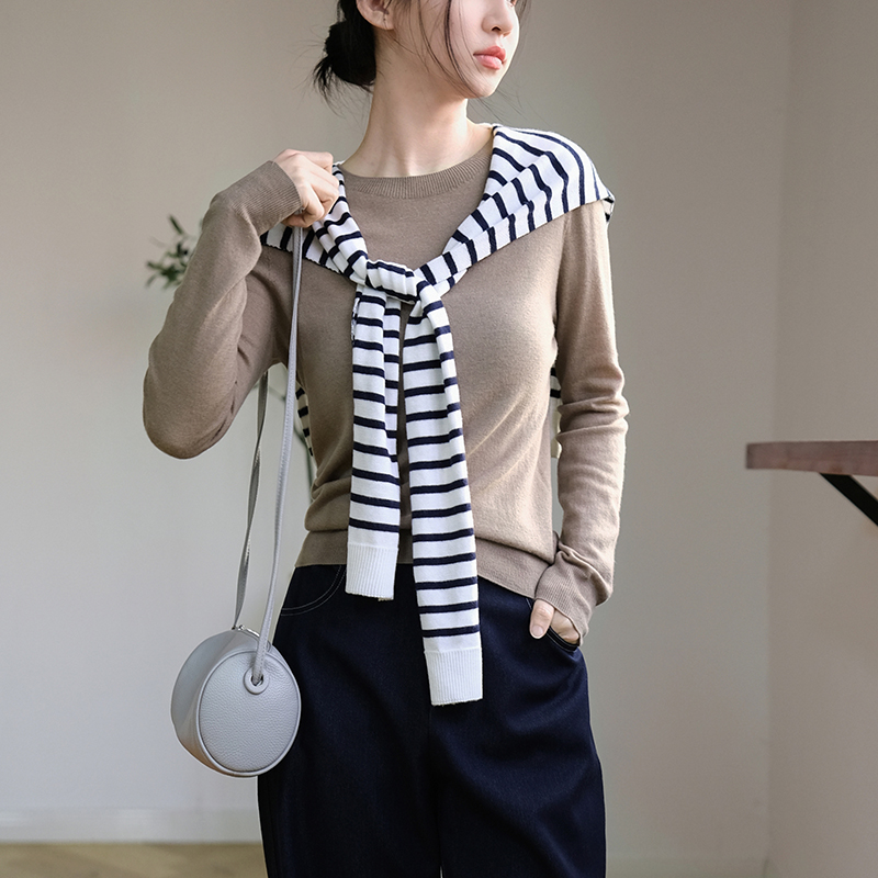 那禾2025春季新品绵羊毛圆领套头毛衣打底衫女ND51TH5027