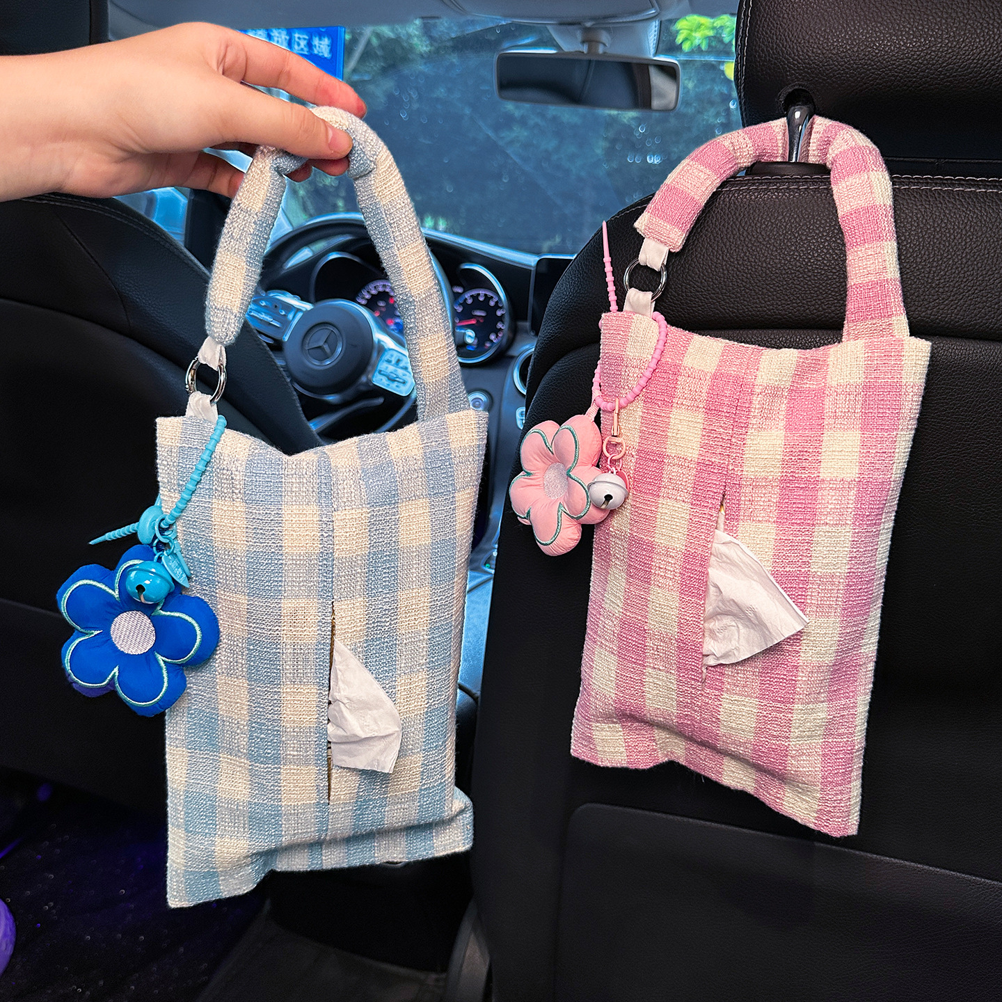 车载纸巾盒挂式高级感花朵挂饰创意车内座椅后排纸巾袋车用抽纸盒
