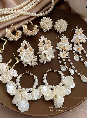 白色花朵耳坠女2024爆款耳环高级感气质耳钉超仙小众复古法式耳饰