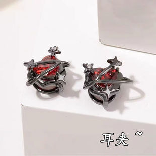 恋与深空~秦彻印象潮酷暗红无洞耳夹禁锢乌鸦哥百搭小众设计耳饰