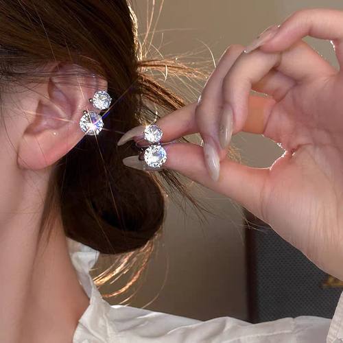 绝美小灯泡锆石无耳洞耳夹爆闪耳骨夹轻奢百搭高级感气质耳挂超闪