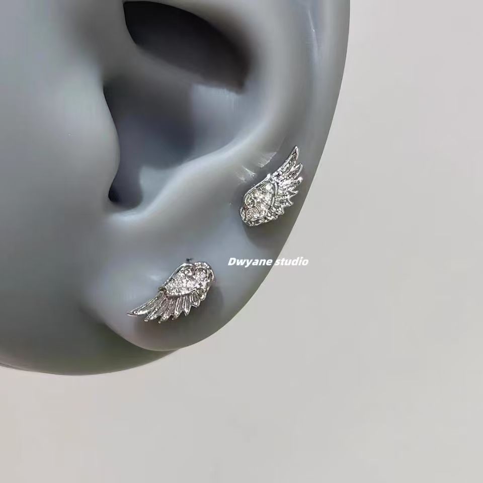 小众独特个性翅膀耳骨钉女钛钢拧扣耳钉耳蜗钉多耳洞叠戴耳环耳饰