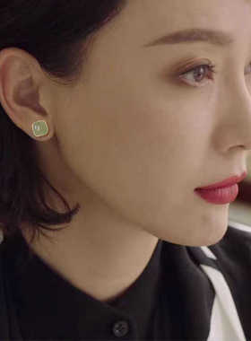 方形仿和田玉耳钉新款2024爆款养耳洞耳环复古法式小众设计感耳饰