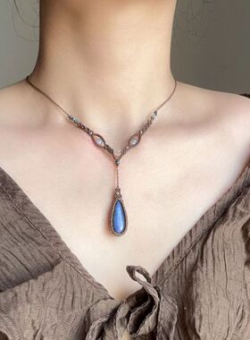 蓝眼泪复古清冷蓝色水滴吊坠女款项链气质精致高级锁骨颈饰