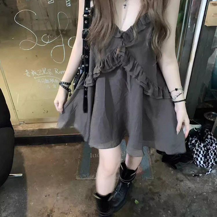 小个子减龄高级感甜美双层木耳花边显瘦雪纺短款吊带连衣裙子女夏