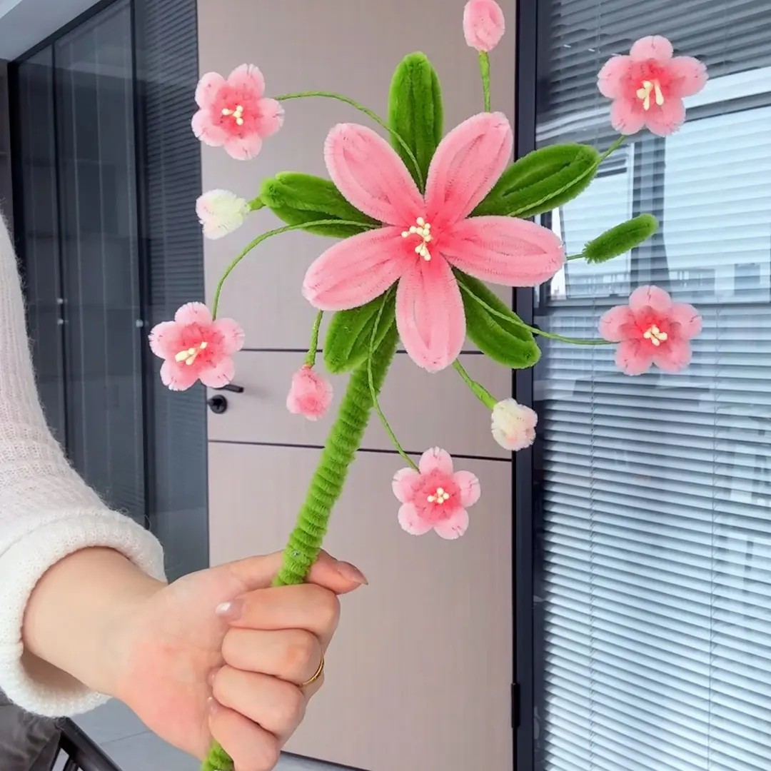 手持春日桃花风车扭扭棒手工diy材料包氛围感出片神器送女友礼物