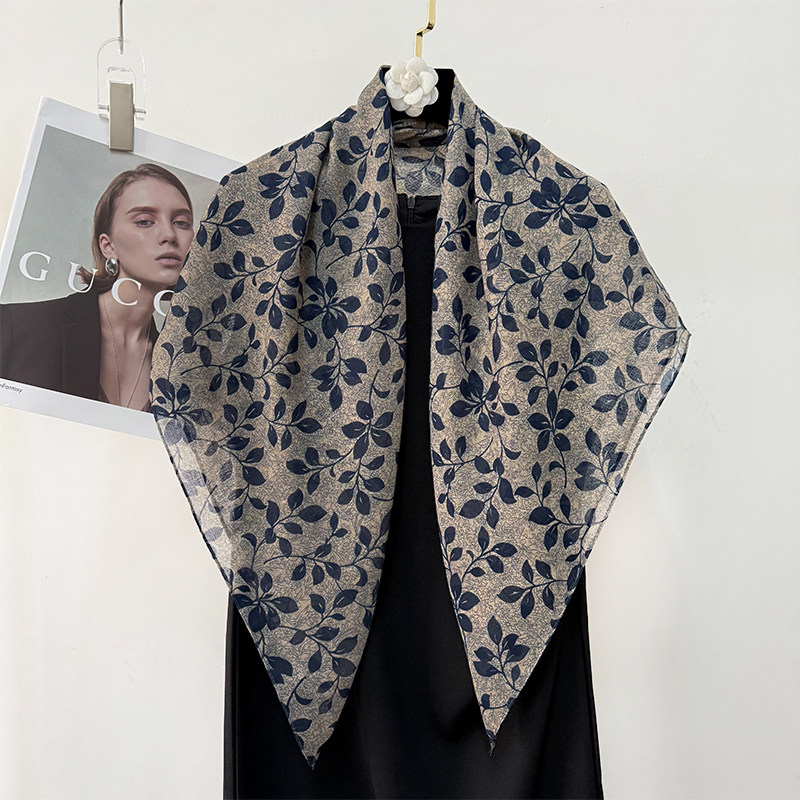 2025春夏季新款纱巾丝巾巴厘纱薄款90方巾时尚百搭围巾披肩包头巾