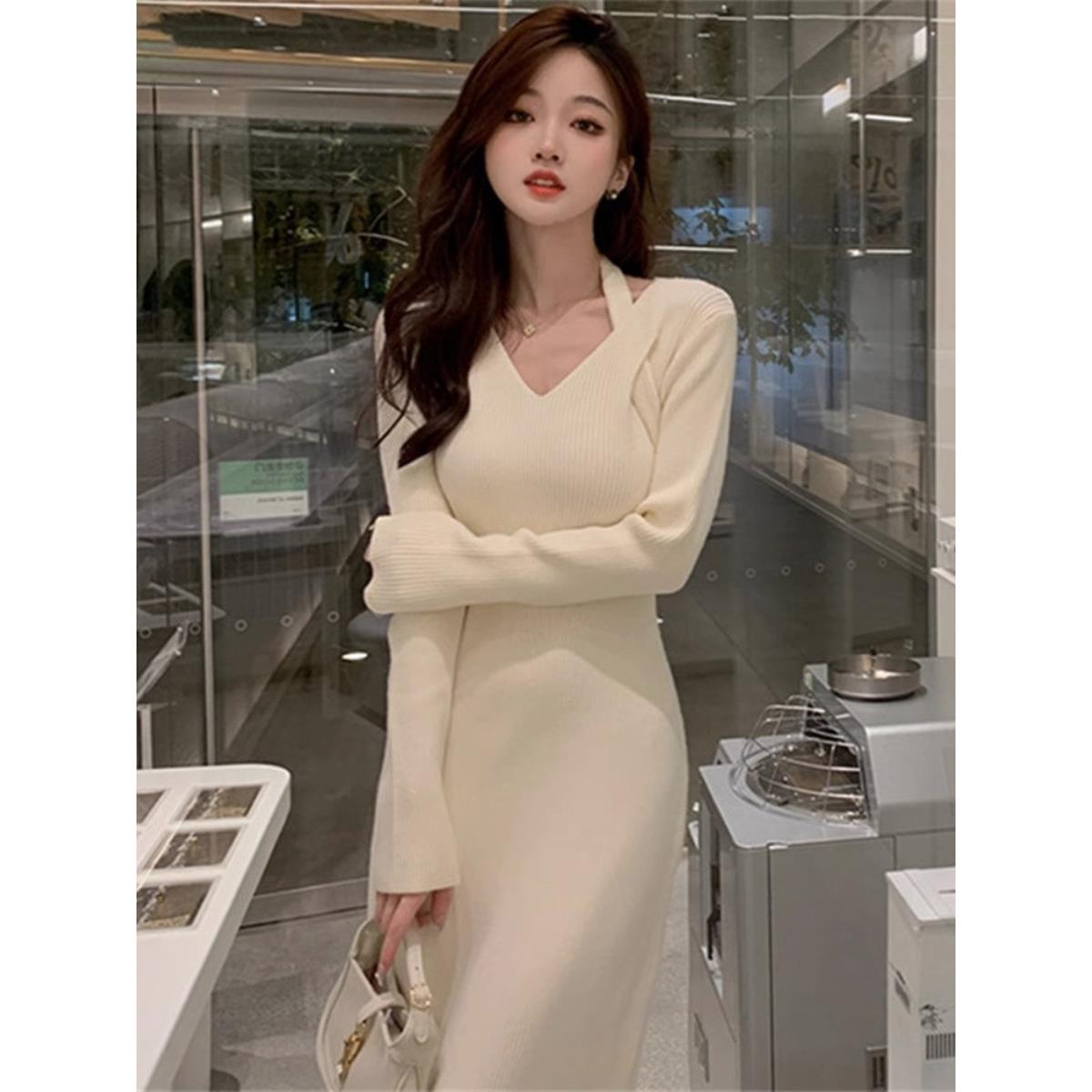 JOYIASS高级感配大衣针织连衣裙女秋冬内搭修身显瘦v领毛衣打底小