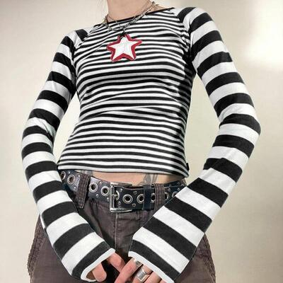 Dourbesty Y2k Long Sleeve Tops for Women Teens Goth Grunge T