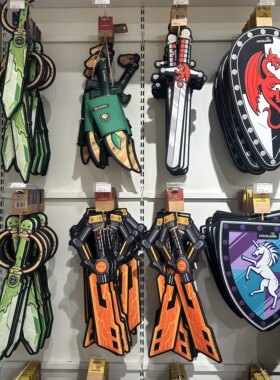 上海乐高乐园纪念品限定周边代购海盗公主独角兽狮族盾牌宝剑魔杖