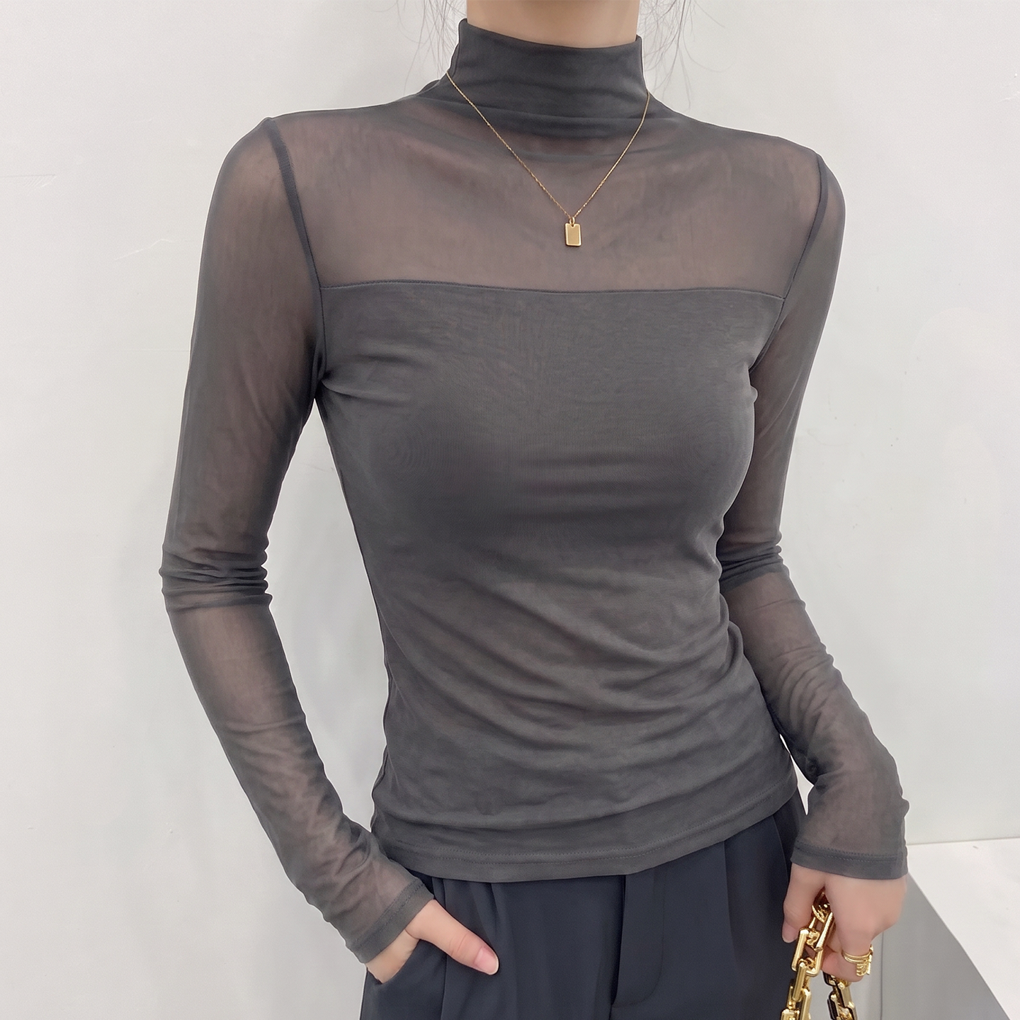 灰色半高领蕾丝网纱打底衫女2026新款秋冬高级感修身叠穿内搭上衣