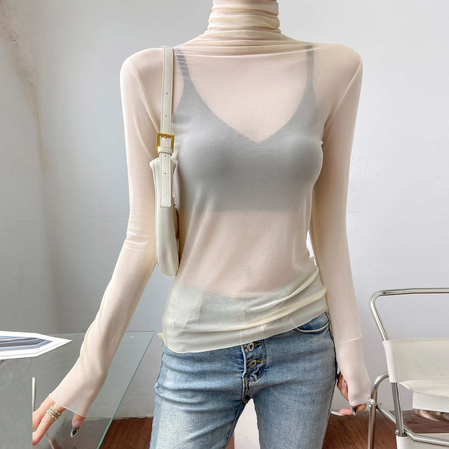 高领杏色蕾丝打底衫女内搭薄纱