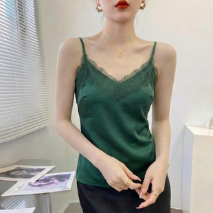 绿色v领吊带背心女内搭2026新款 上衣 品牌绝美性感缎面蕾丝边薄款