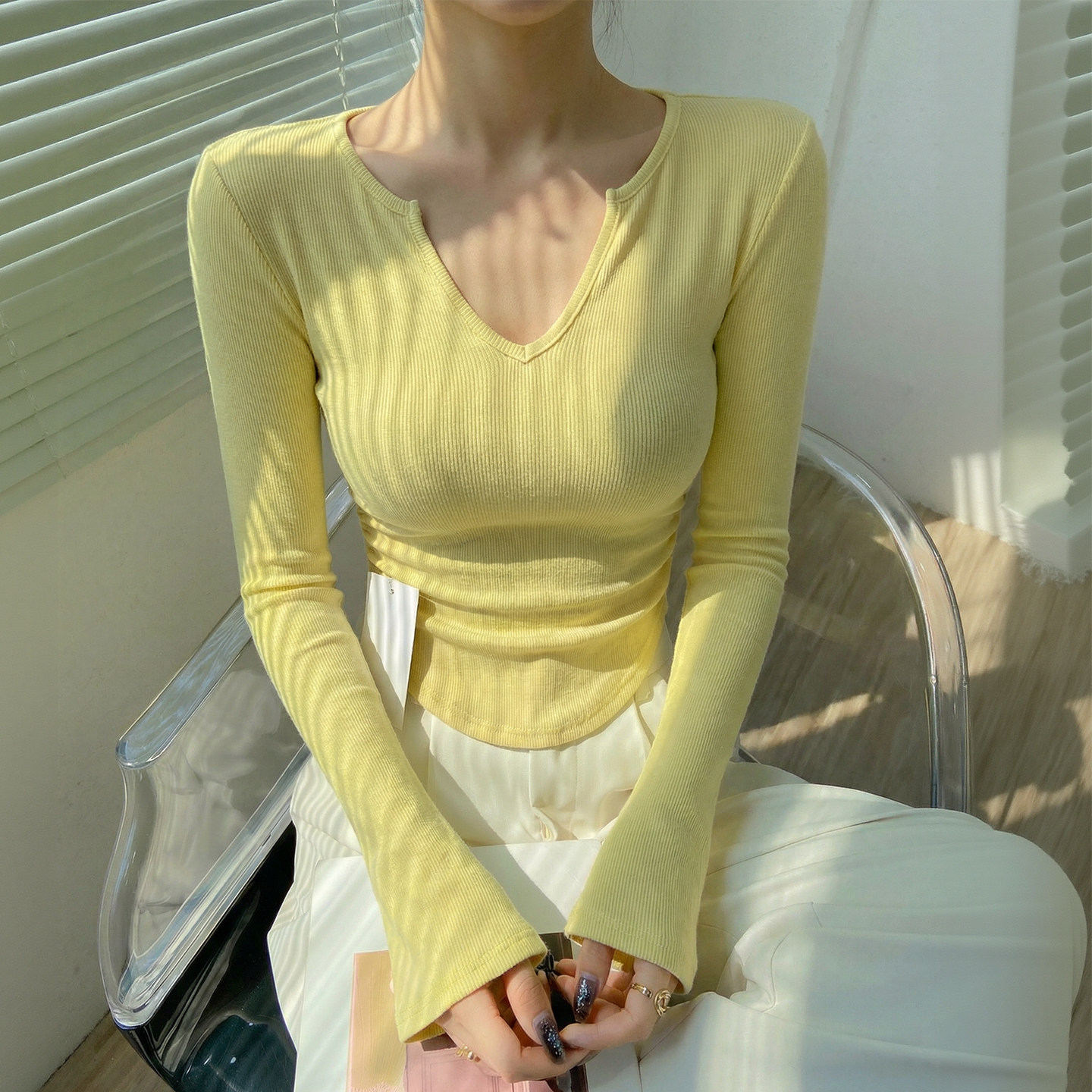 黄色V领打底衫女叠穿掐腰内搭图片