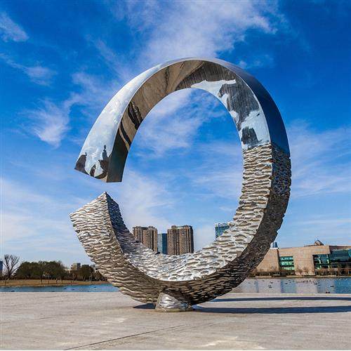 大型不锈钢圆环雕塑户外城市地标镜面小品售楼处园林景观造型摆件