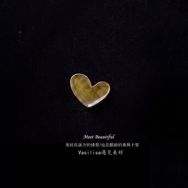 精致复古爱心胸针女高级感围巾固定别针时尚防走光披肩扣收领口