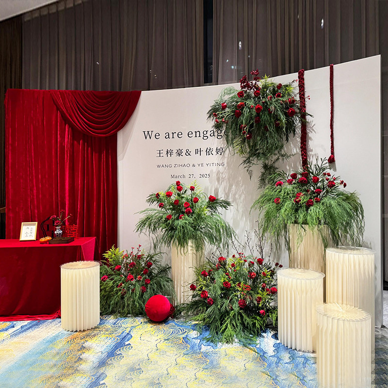 订婚布置装饰韩系简单大气迎宾区