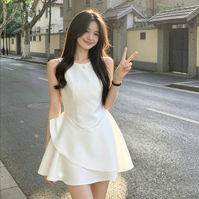 白色清纯高级感穿搭女夏法式无袖收腰轻礼服短裙子吊带背心连衣裙