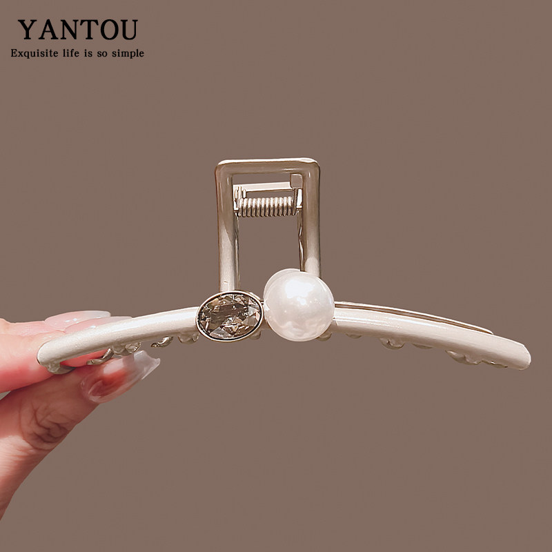 极简风珍珠抓夹气质温柔百搭新款高级感发夹后脑勺盘发鲨鱼夹头饰