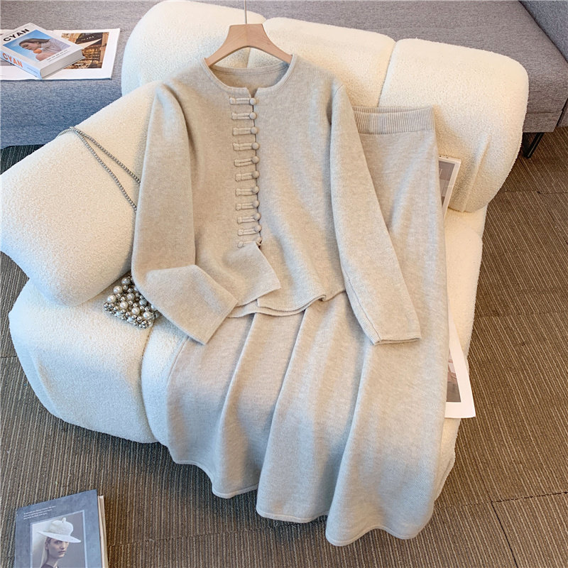 米白色新中式两件套装大码女秋装2025新款国风针织开衫上衣半身裙