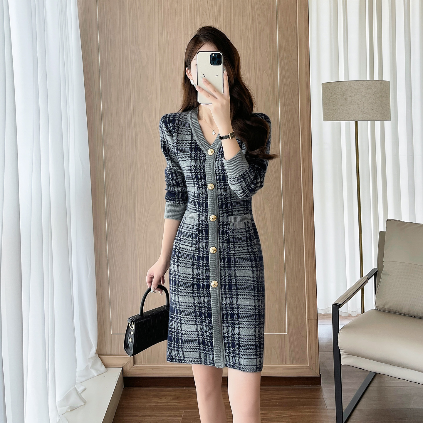 质感高级感秋冬季针织连衣裙女小香风加厚长袖高腰A字内搭毛衣裙