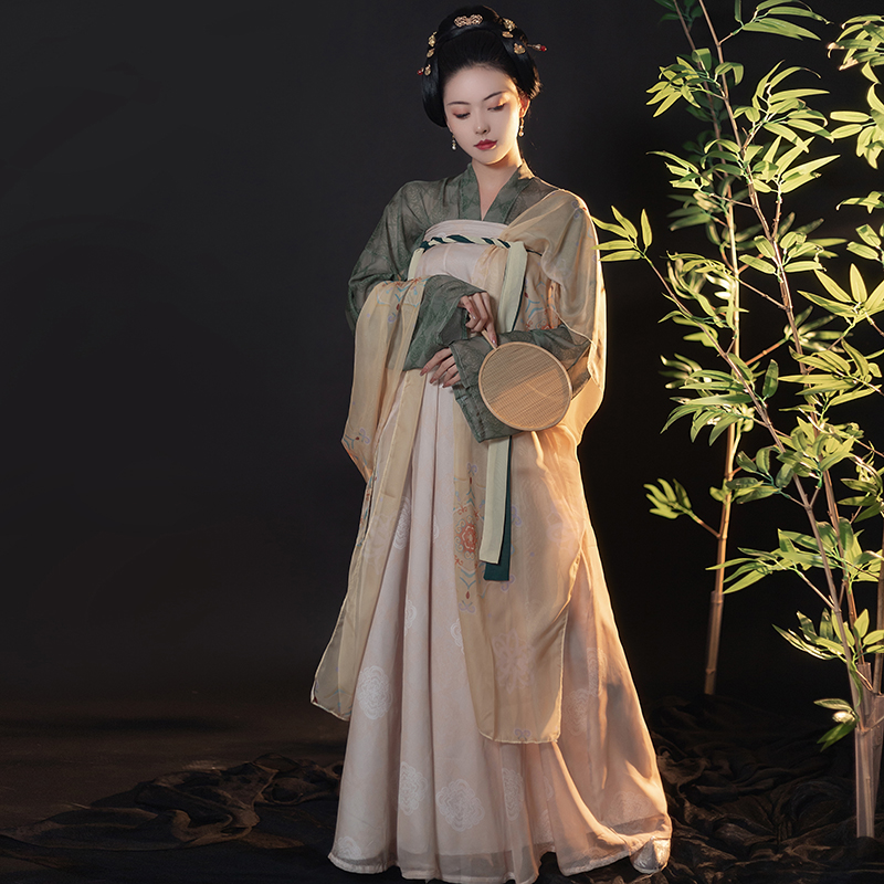 齐胸一片式印花襦裙披帛对襟衫