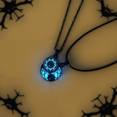 Luminous pendant necklace for couples, featuring  attachment