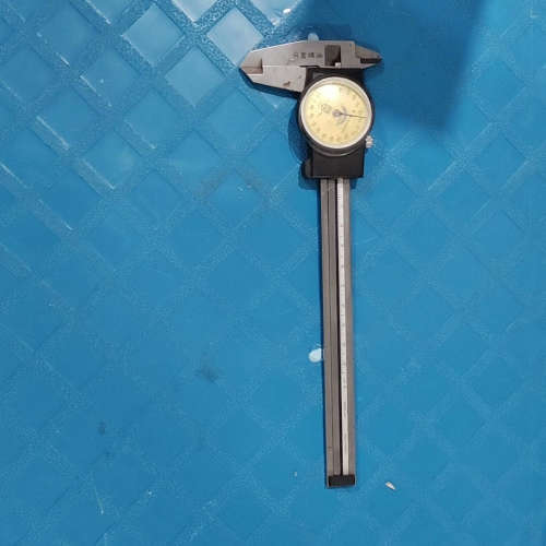 适用tesa代表卡尺150mm,实物拍摄,成色如图,透明表盖议价
