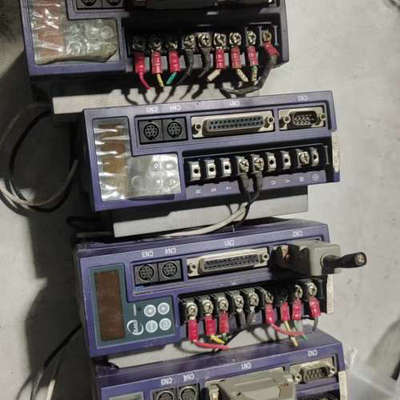 适用伺服驱动器TSTC30C-B，有三台，有一台断了一个角T议价