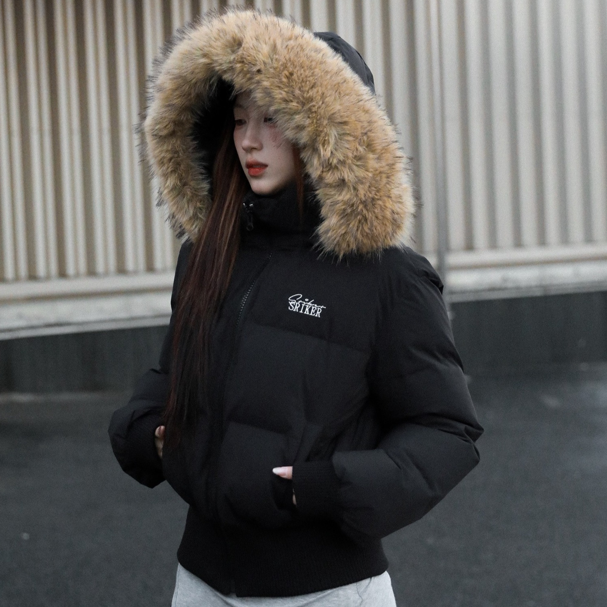 SRIKERLAB冬季短款皮草连帽羽绒服收腰显瘦高级感大毛领棉衣女